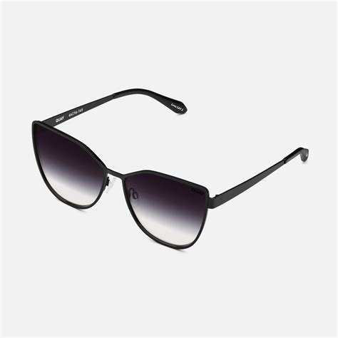 quay in pursuit sunglasses.